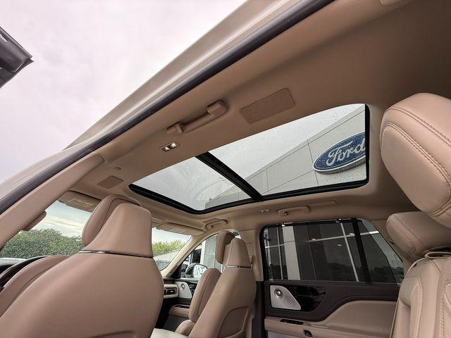 used 2020 Lincoln Aviator car, priced at $39,999