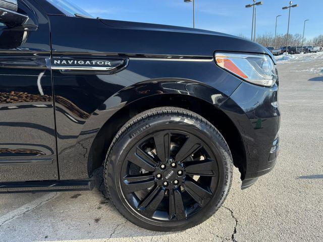 used 2022 Lincoln Navigator car, priced at $59,999