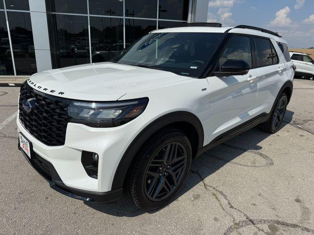 new 2025 Ford Explorer car, priced at $50,626