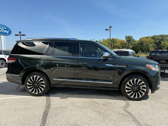 used 2022 Lincoln Navigator car, priced at $70,200