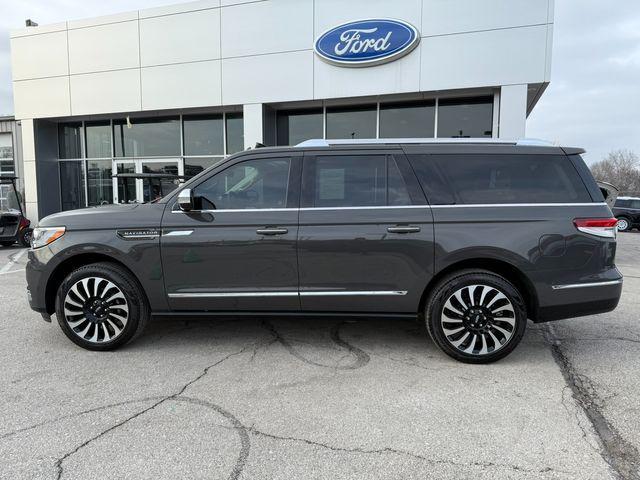 used 2023 Lincoln Navigator car, priced at $83,999