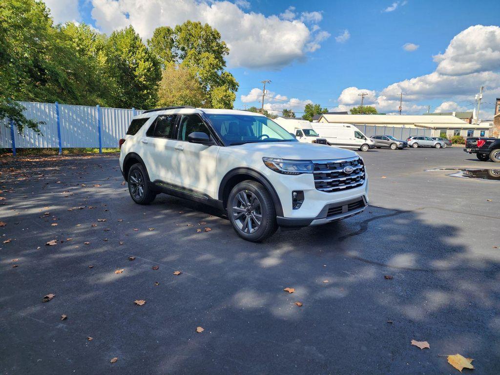 new 2025 Ford Explorer car