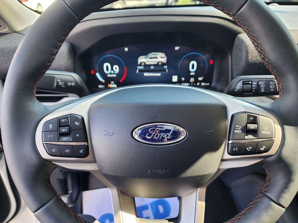 new 2025 Ford Explorer car