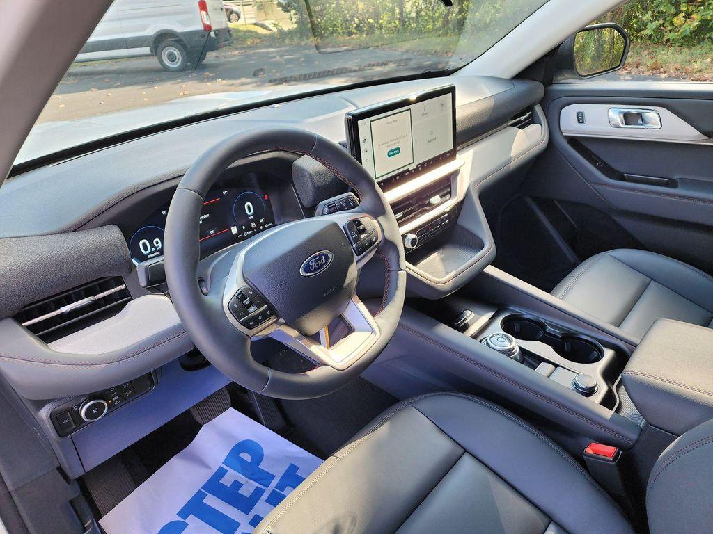 new 2025 Ford Explorer car