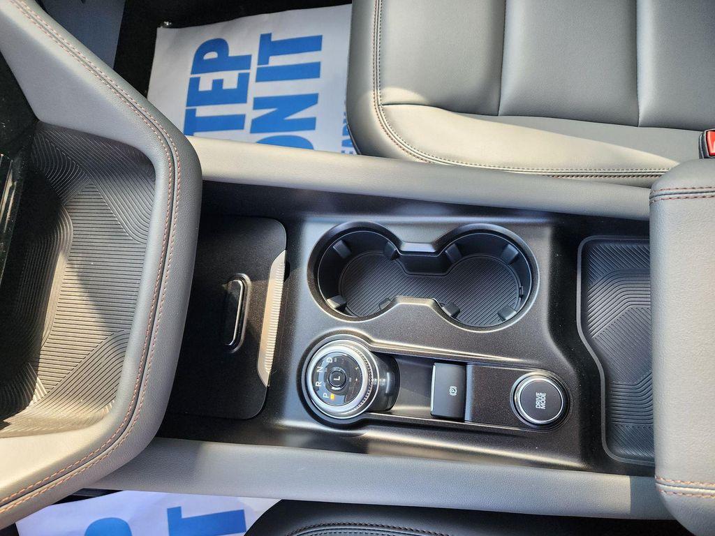 new 2025 Ford Explorer car