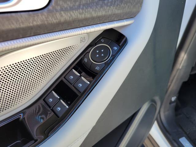 new 2025 Ford Explorer car, priced at $61,280