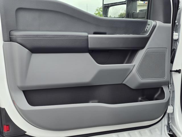 new 2025 Ford F-350 car, priced at $56,139