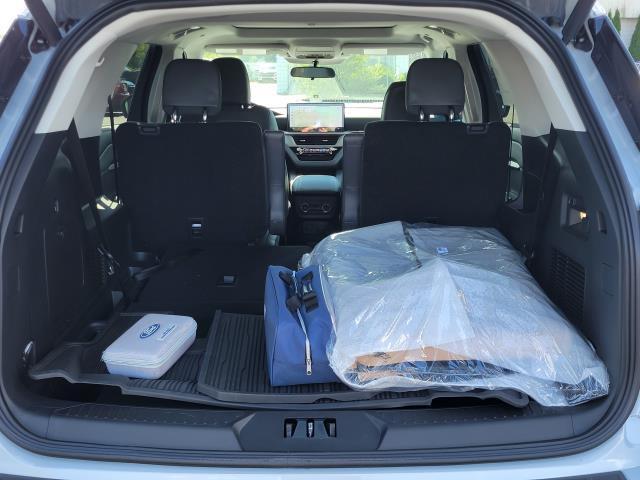 new 2025 Ford Explorer car, priced at $45,876