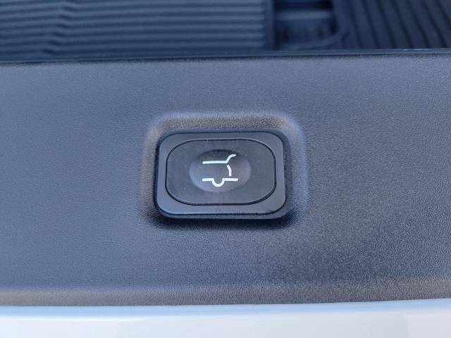 new 2025 Ford Expedition car, priced at $80,985