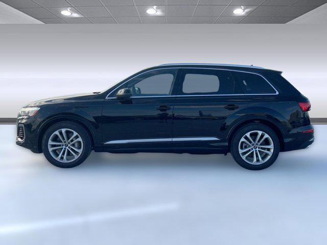new 2025 Audi Q7 car, priced at $70,371