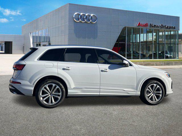 new 2025 Audi Q7 car, priced at $62,711