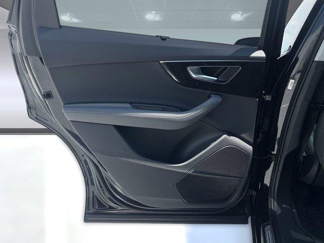 new 2025 Audi Q7 car, priced at $72,272