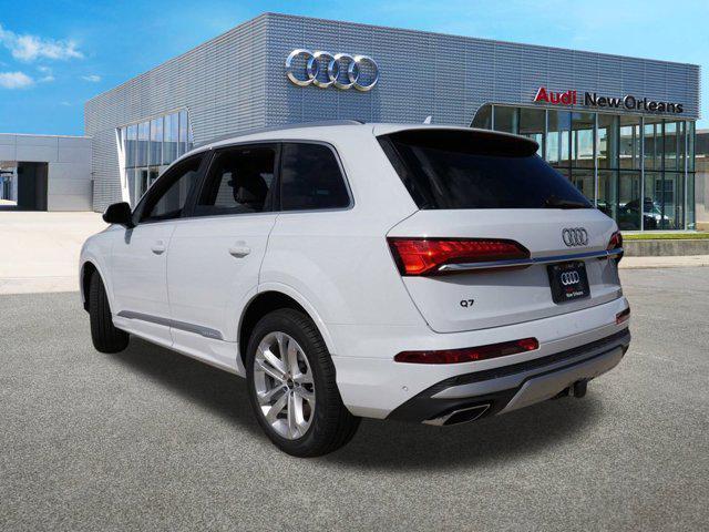 new 2025 Audi Q7 car, priced at $69,733