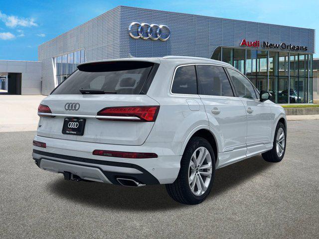 new 2025 Audi Q7 car, priced at $69,733
