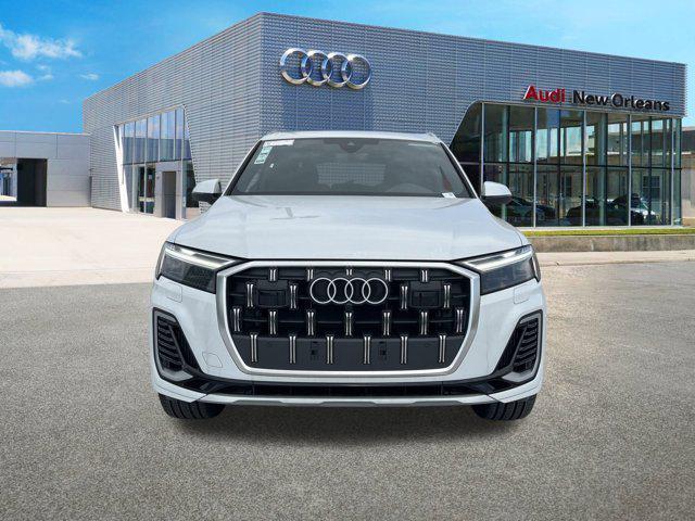 new 2025 Audi Q7 car, priced at $69,733
