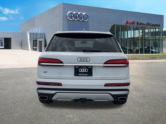 new 2025 Audi Q7 car, priced at $69,733