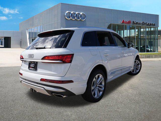 new 2025 Audi Q7 car, priced at $69,733