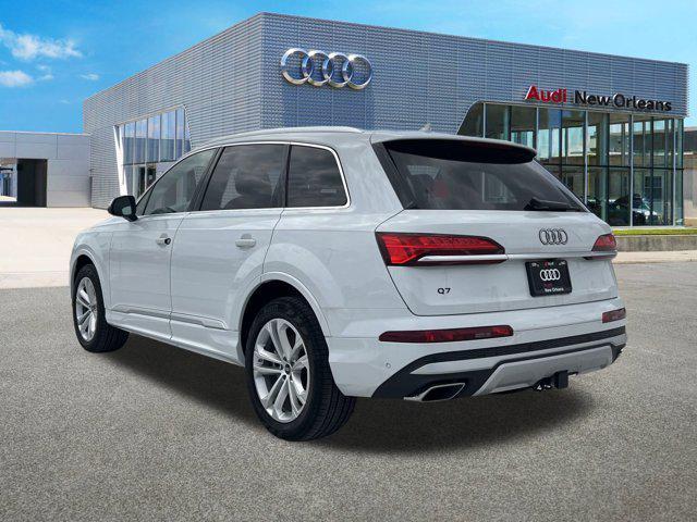 new 2025 Audi Q7 car, priced at $69,733