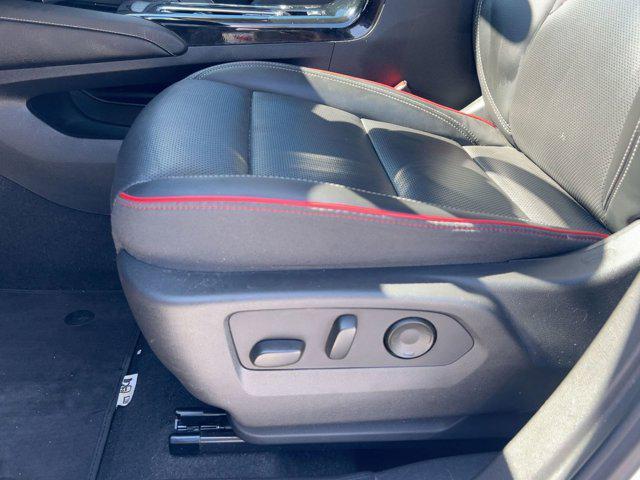 used 2022 Buick Envision car, priced at $20,998