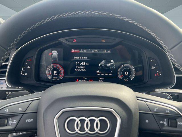 new 2025 Audi Q7 car, priced at $72,152