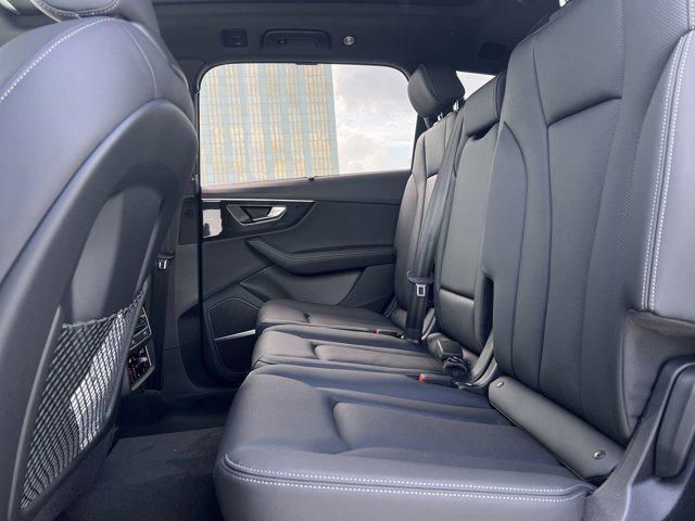 new 2025 Audi Q7 car, priced at $72,151