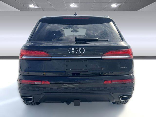 new 2025 Audi Q7 car, priced at $72,152