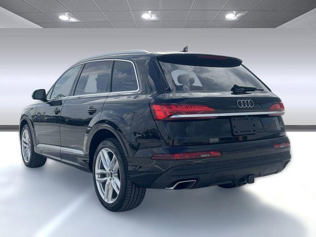 new 2025 Audi Q7 car, priced at $72,152