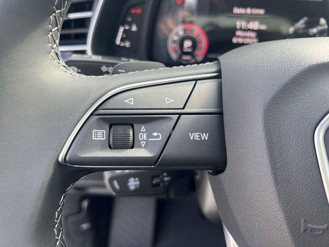 new 2025 Audi Q7 car, priced at $72,152