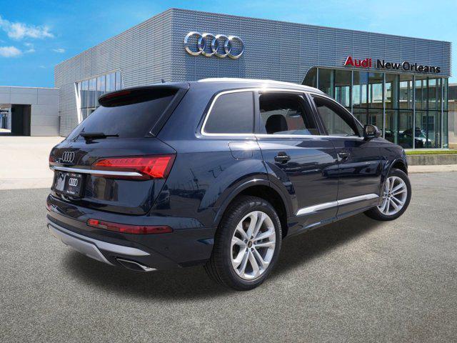 new 2025 Audi Q7 car, priced at $61,661