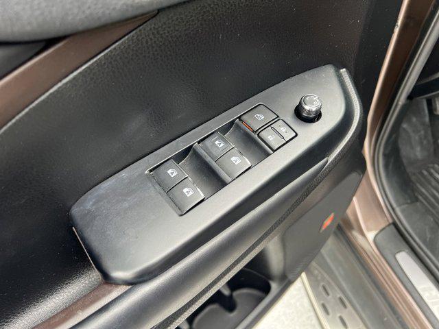 used 2019 Toyota Highlander car, priced at $25,999