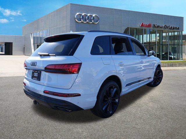 new 2025 Audi Q7 car, priced at $72,941