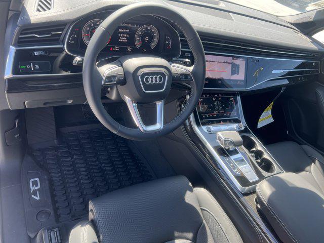 new 2025 Audi Q7 car, priced at $78,862