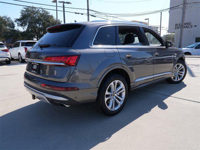 new 2025 Audi Q7 car, priced at $71,333