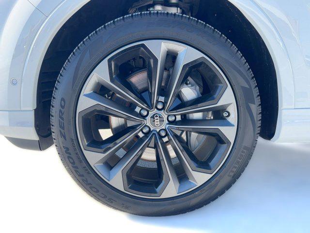 new 2025 Audi Q7 car, priced at $73,191