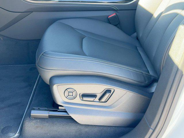 new 2025 Audi Q7 car, priced at $73,191