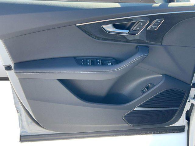 new 2025 Audi Q7 car, priced at $73,191
