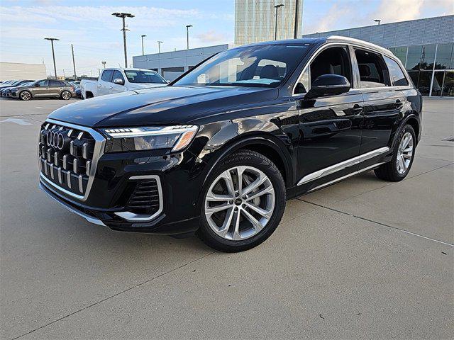 new 2025 Audi Q7 car, priced at $77,483