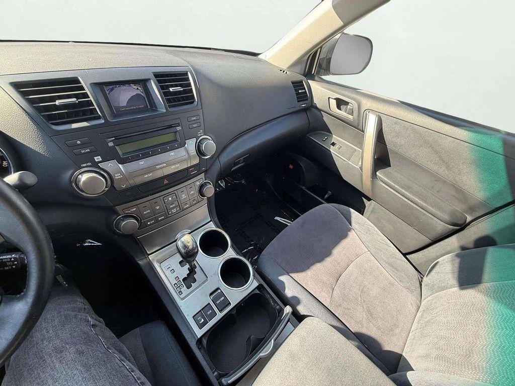 used 2009 Toyota Highlander car, priced at $8,995
