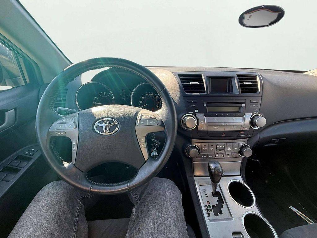 used 2009 Toyota Highlander car, priced at $8,995
