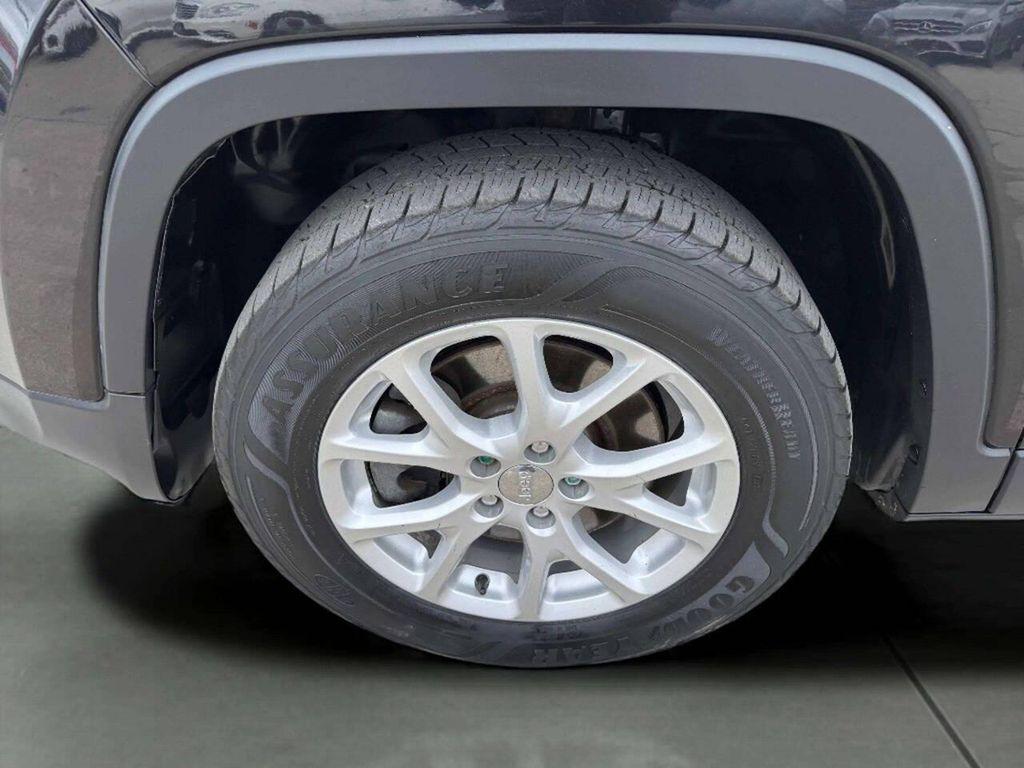 used 2015 Jeep Cherokee car, priced at $7,995