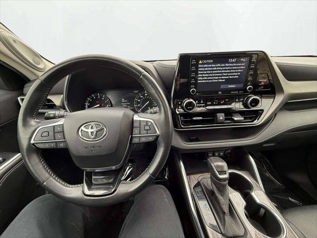 used 2020 Toyota Highlander car, priced at $25,995