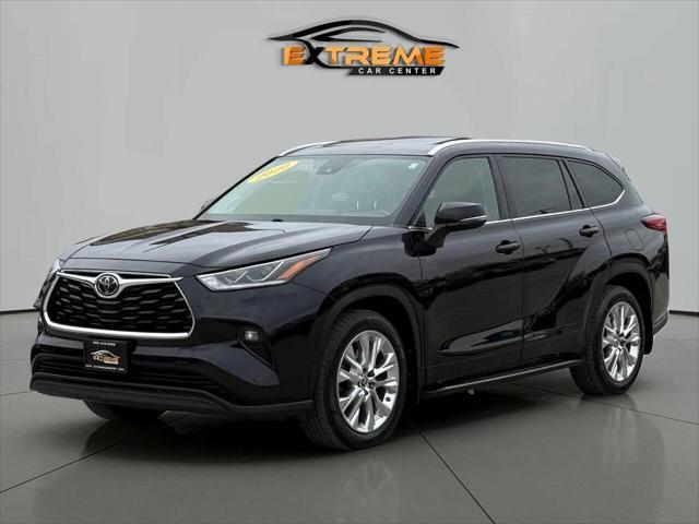 used 2020 Toyota Highlander car, priced at $25,995