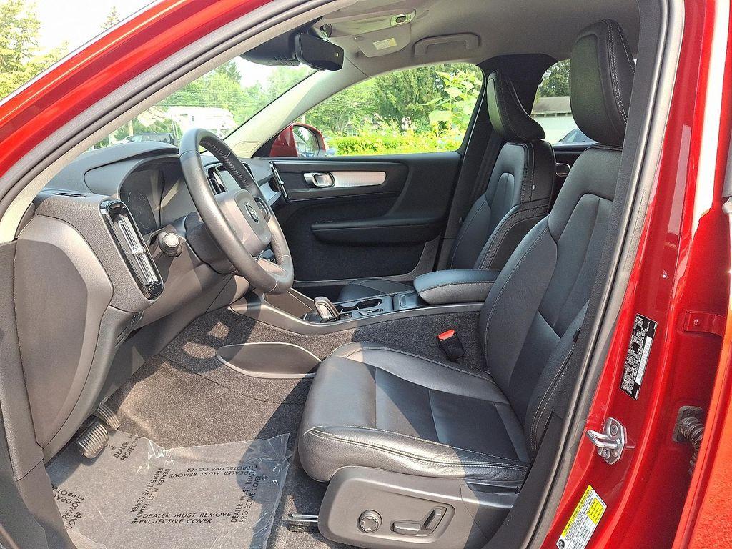 used 2019 Volvo XC40 car, priced at $23,952