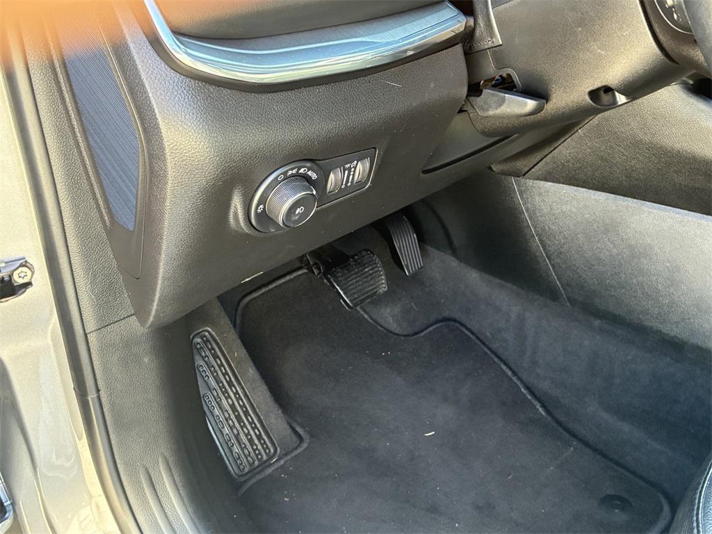 used 2022 Jeep Compass car, priced at $26,940