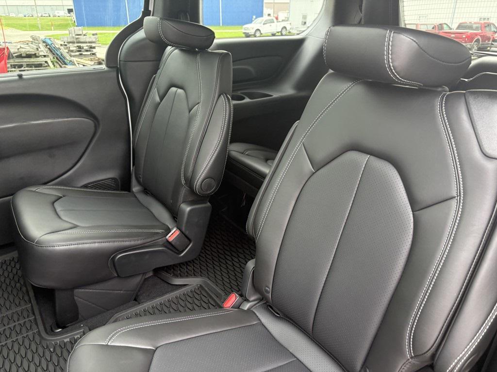 new 2025 Chrysler Pacifica car, priced at $49,535