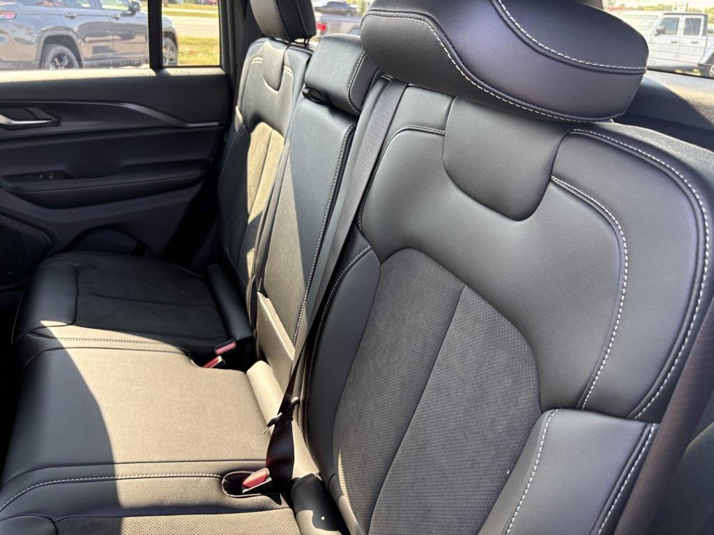 new 2025 Jeep Grand Cherokee car, priced at $47,780