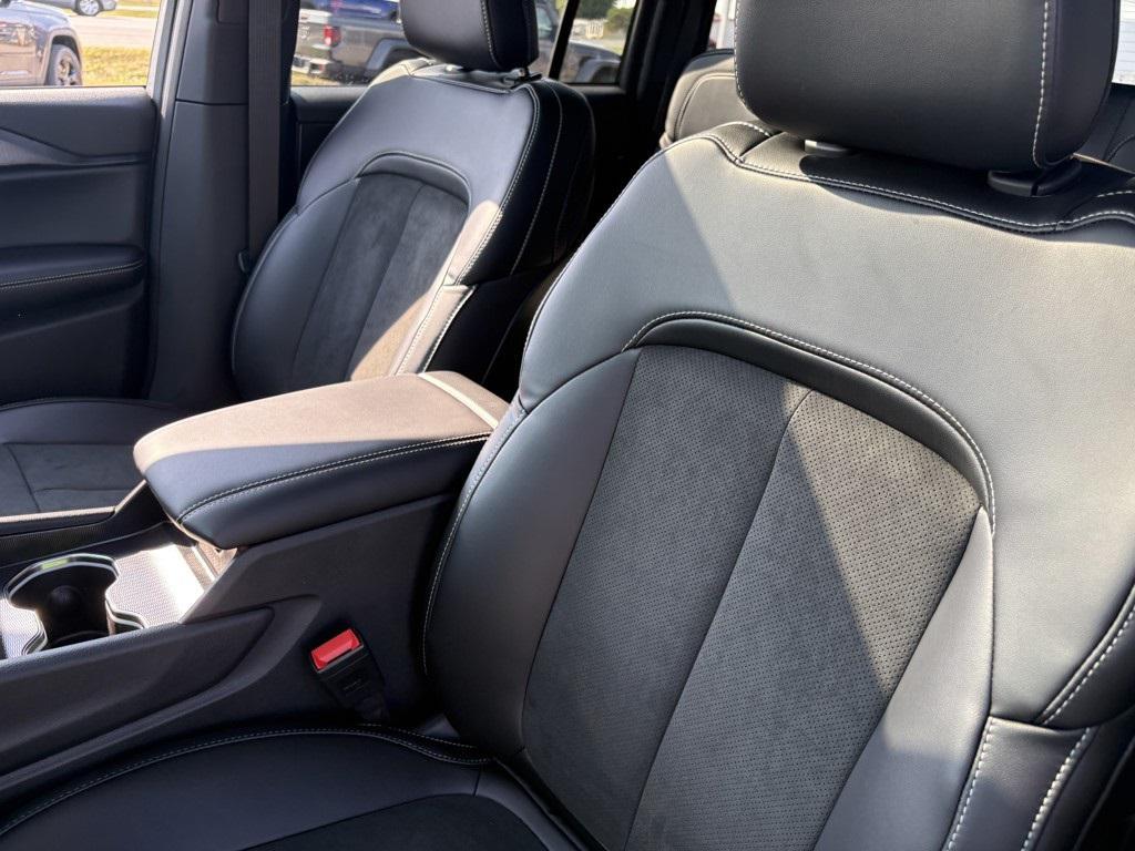new 2025 Jeep Grand Cherokee car, priced at $47,780