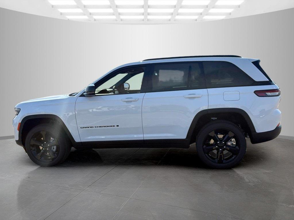 new 2025 Jeep Grand Cherokee car, priced at $47,780