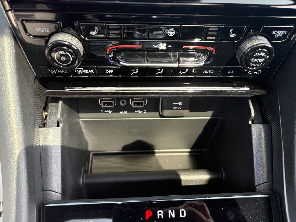 new 2025 Jeep Grand Cherokee car, priced at $49,901