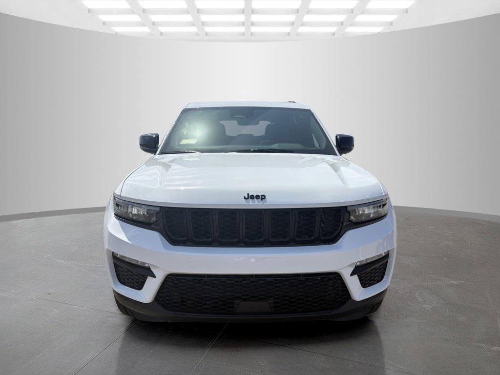 new 2025 Jeep Grand Cherokee car, priced at $49,901